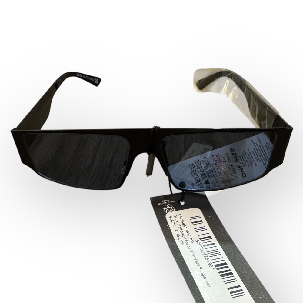 PrettyLittleThing Black Matt Metal Frame Slim Visor Sunglasses‎ One Size CNB1267